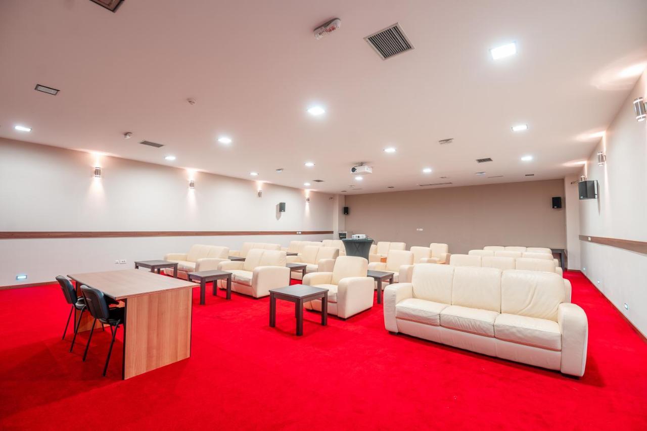 Garden City Hotel Кониц Экстерьер фото