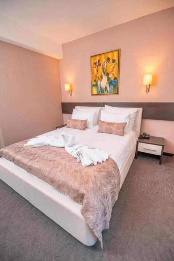Garden City Hotel Кониц Экстерьер фото