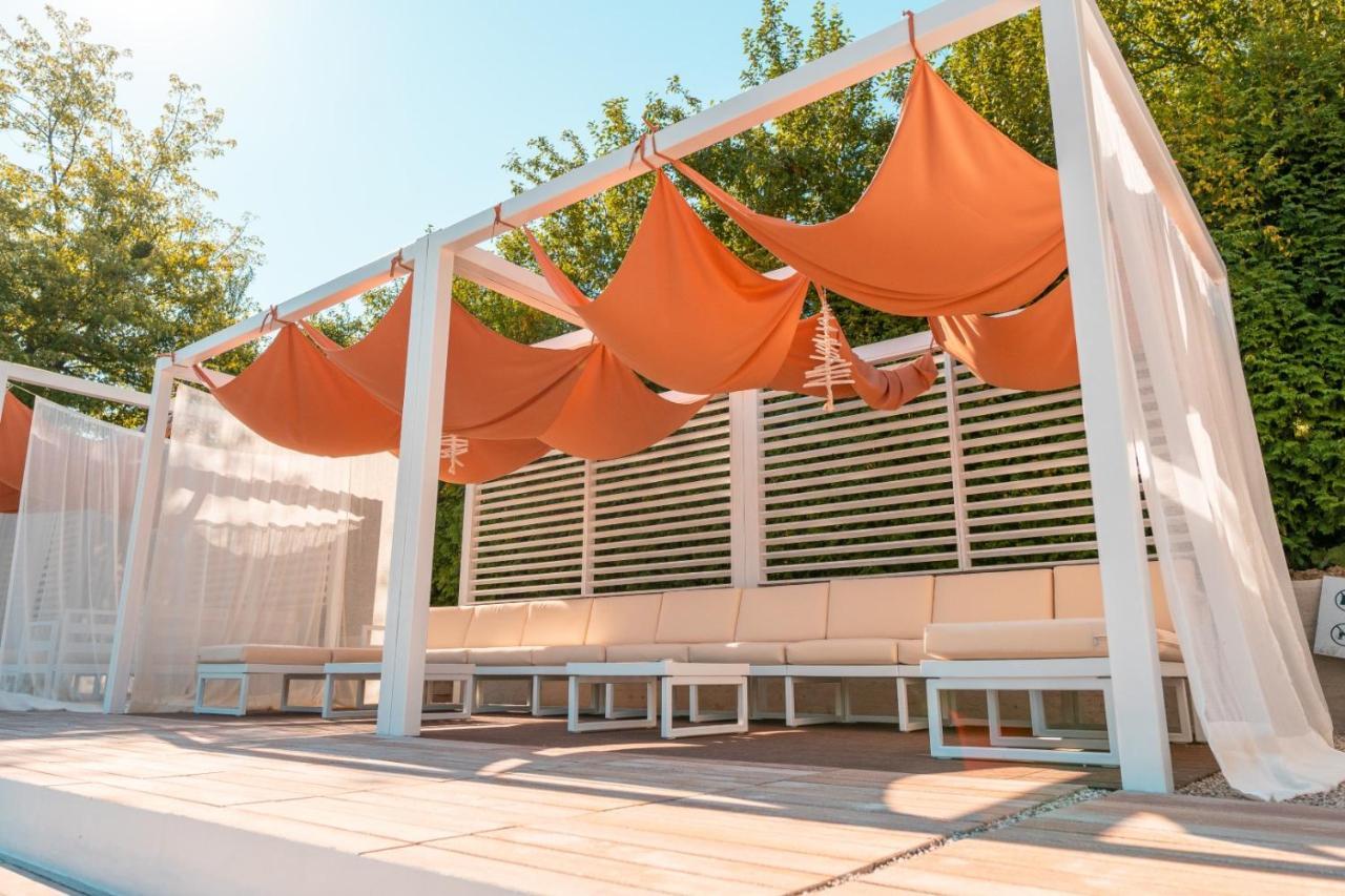 Garden City Hotel Кониц Экстерьер фото