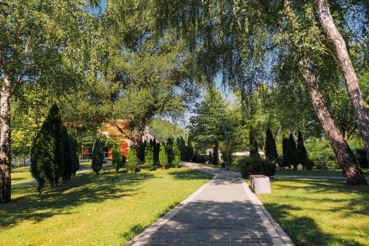 Garden City Hotel Кониц Экстерьер фото