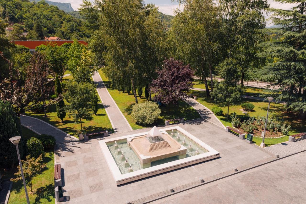 Garden City Hotel Кониц Экстерьер фото