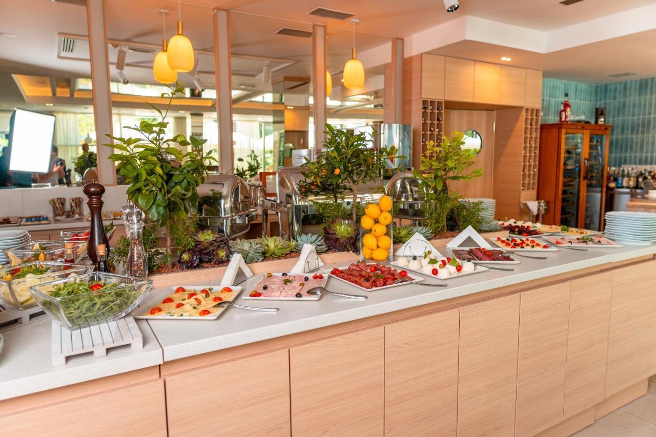 Garden City Hotel Кониц Экстерьер фото
