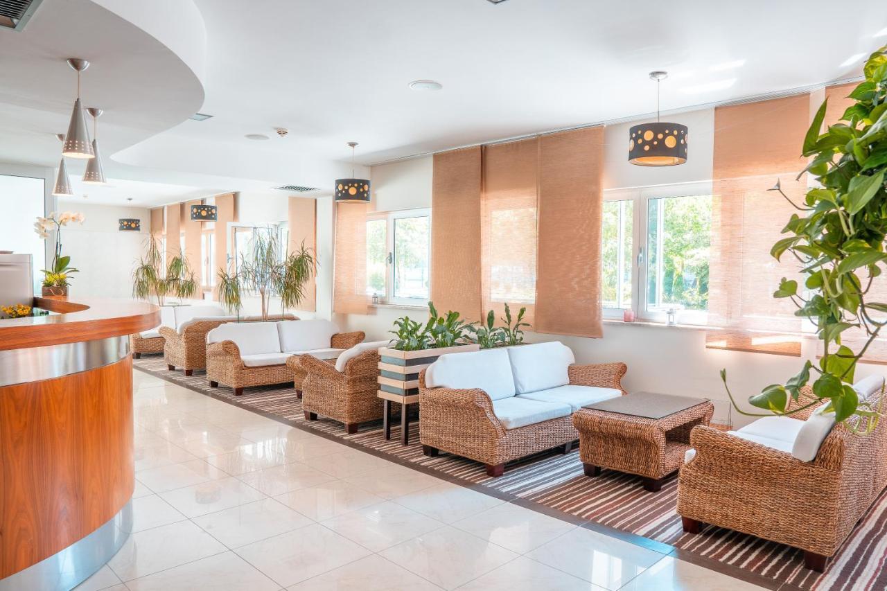 Garden City Hotel Кониц Экстерьер фото