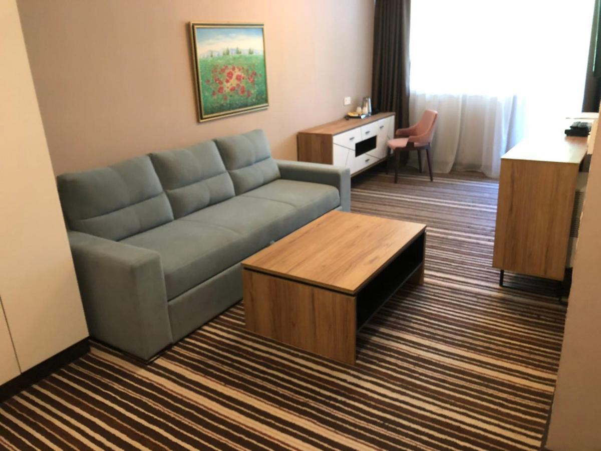 Garden City Hotel Кониц Экстерьер фото
