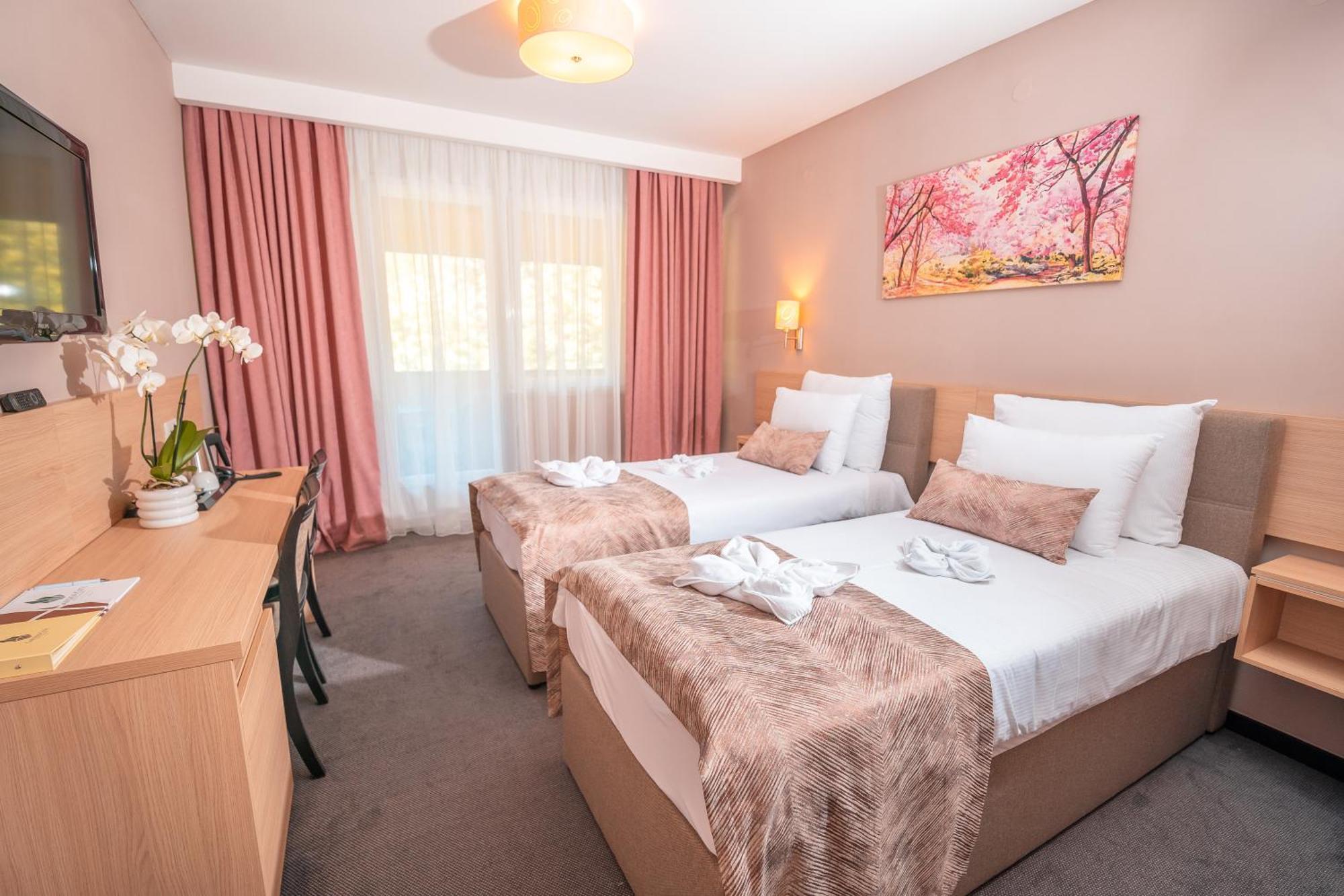 Garden City Hotel Кониц Экстерьер фото