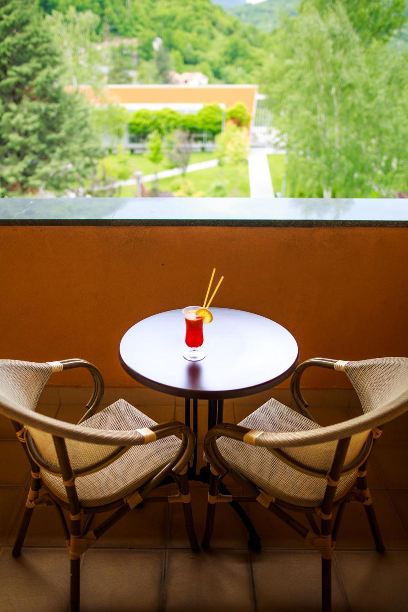 Garden City Hotel Кониц Экстерьер фото
